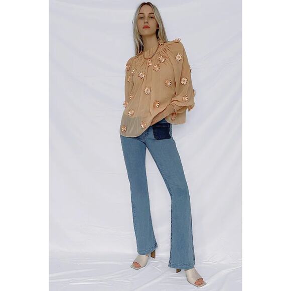 FRENCH CONNECTION Aziza Lace Long Sleeve Top Clay Nude Floral Applique {Q50} - Picture 7 of 7